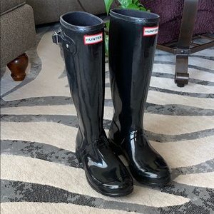 Hunter Women’s Original Tall Gloss Rain Boots